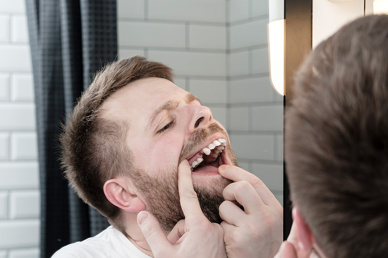 牙齦萎縮可以植牙嗎？牙周病植牙專家來告訴您
